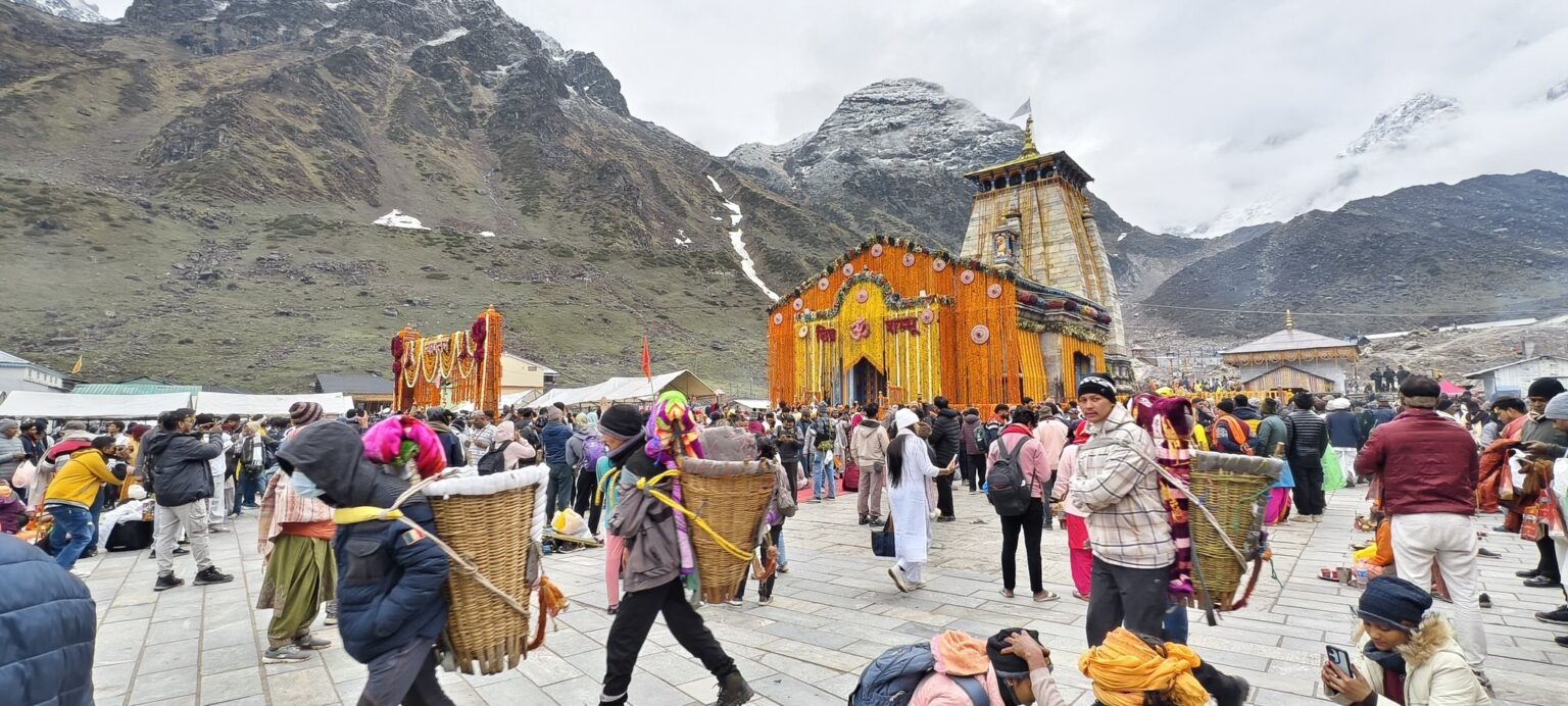 बाबा केदारनाथ के दर्शन के लिए उमड़े श्रद्धालु, चौथे दिन ही आंकड़ा एक लाख के पार