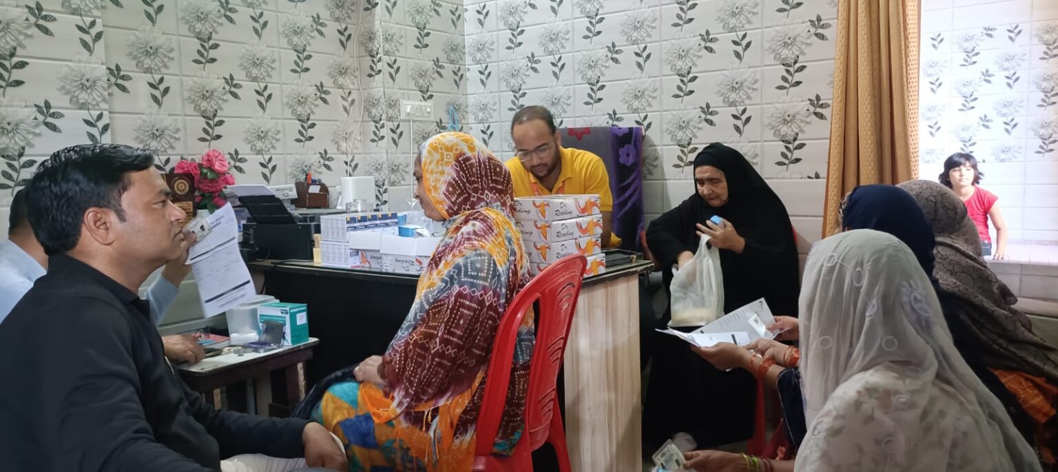 पिरान कलियर : वार्ड नंबर 1 में हंस फाउंडेशन द्वारा निःशुल्क नेत्र चिकित्सा शिविर का आयोजन..”202 लोगों ने उठाया लाभ, 15 मरीजों को कराया अस्पताल में भर्ती