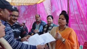 रुड़की : जन-जन की सरकार, जन-जन के द्वार अभियान के तहत रुड़की के वार्डों में लगे विशेष शिविर